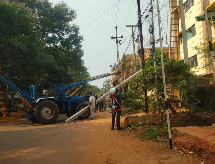 HT Conductor Laying and Pole Erection in Progress at Sai Mandir R&B Project